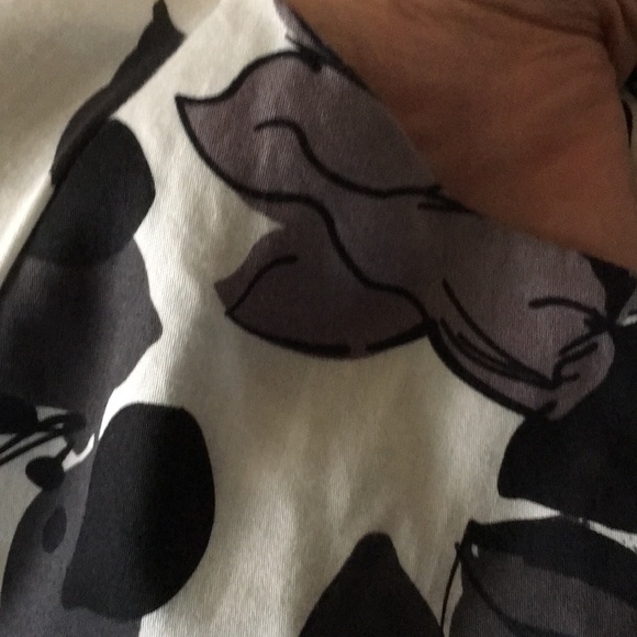 Lily Black & White Flare Skater Skirt with Pockets - Picture 3 of 8